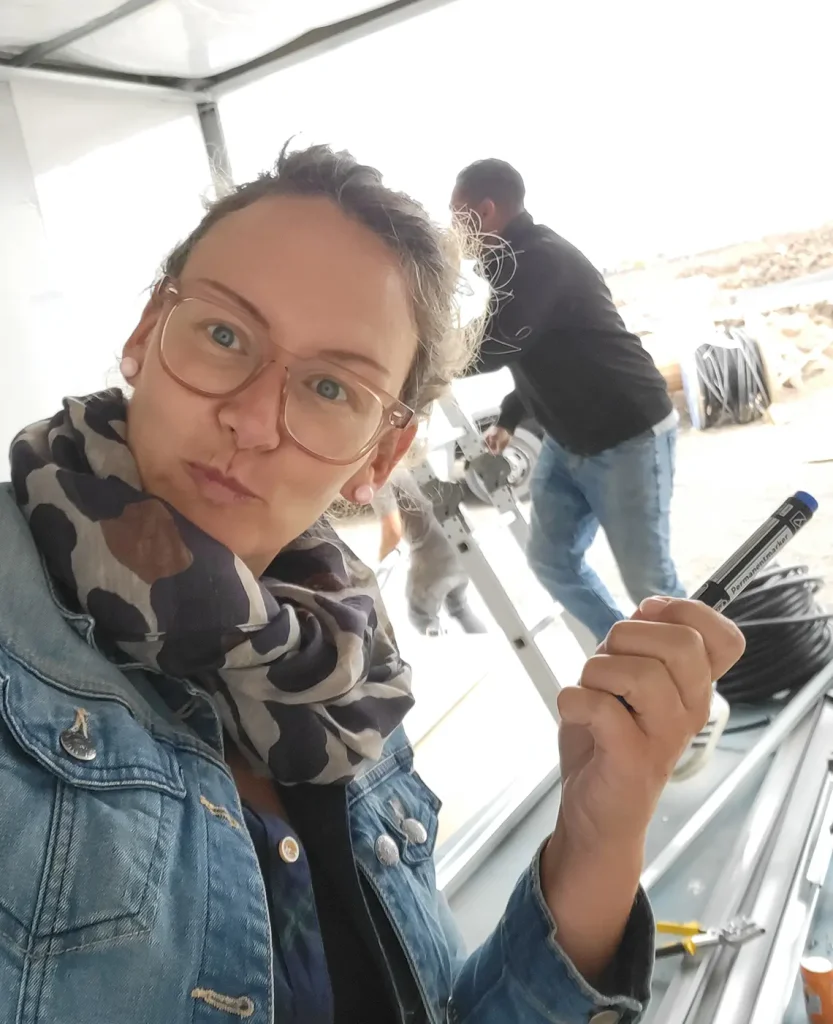 Natalie en pleno proceso de diseño de su casa contenedor en Lanzarote