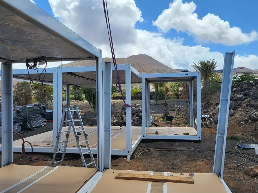 Primeros pasos de la instalación de una casa contenedor en Lanzarote