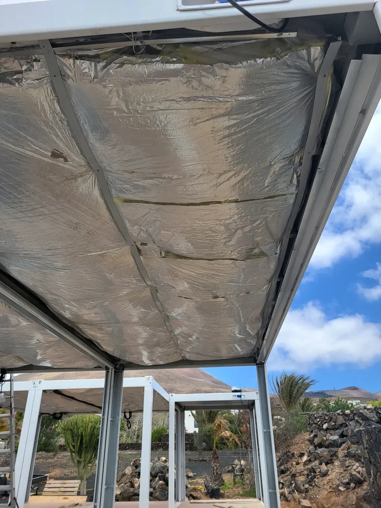 Proceso de instalación y montaje de la Casa Contenedor Piloto de CONcasa CONamor en Lanzarote