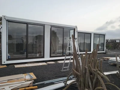 Proceso de instalación y montaje de la Casa Contenedor Piloto de CONcasa CONamor en Lanzarote